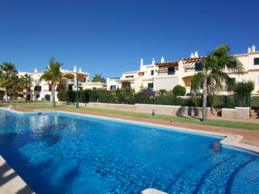 vilamoura ,algarve, casas, apartamentos algarve, moradias vilamoura, vivendas, imobiliaria algarve, classificados, Albufeira, Loule, Quarteira, propriedades, anuncios, aluguer