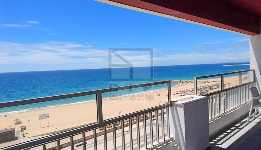 Vista mar primeira linha T3 Quarteira