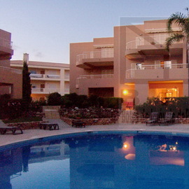 vendo apartamento T2 Vilamoura acesso direto � piscina