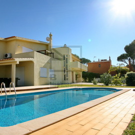 Vilamoura Luxuosa moradia a curta dist�ncia da marina e praias