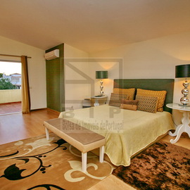 compra moradia luxuosa Vilamoura