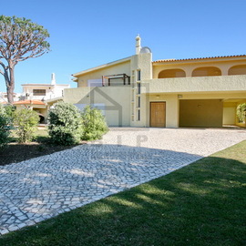 compra moradia luxuosa Vilamoura