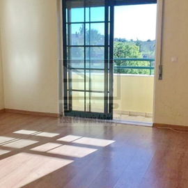 moradia geminada estombar lagoa portimao