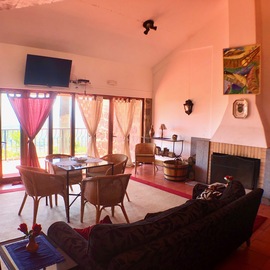 Hotel Monchique com 16 quartos