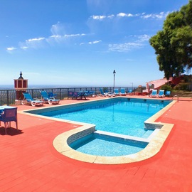 Hotel Monchique com 16 quartos