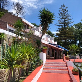 Hotel Monchique com 16 quartos