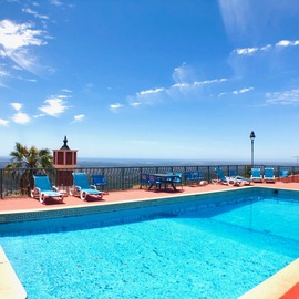 Hotel Monchique com 16 quartos